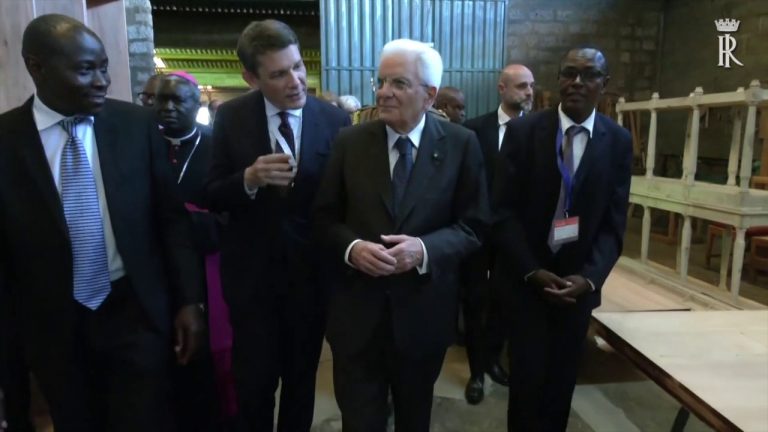 Kenya, Mattarella visita centro di formazione professionale