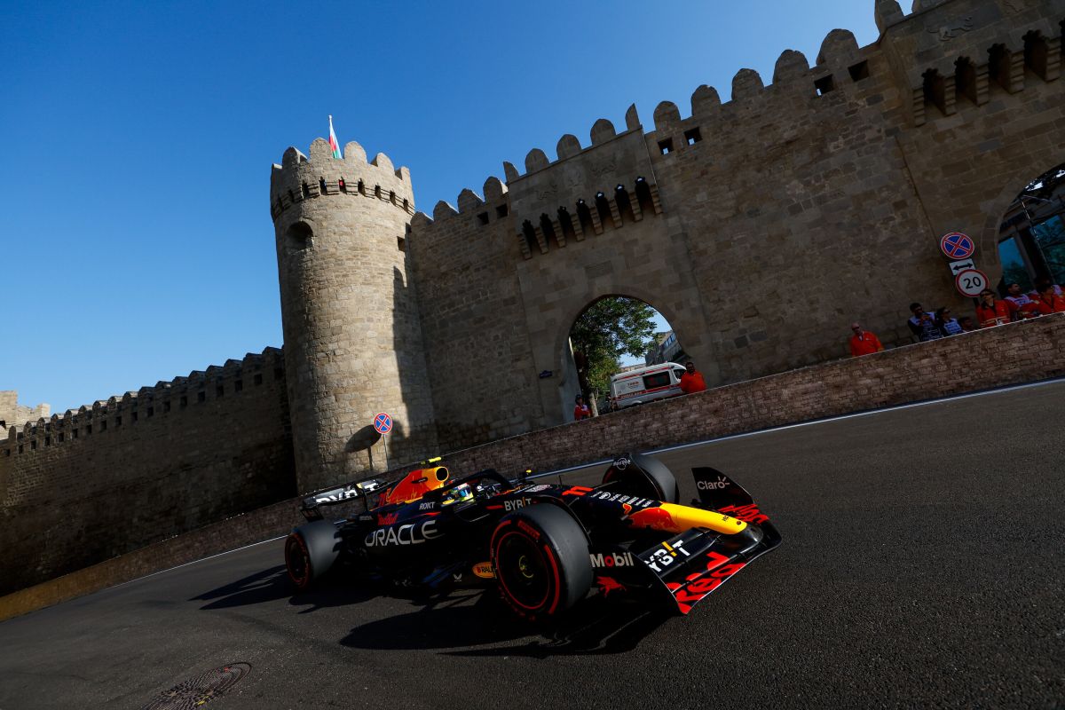 Perez vince la Sprint di Baku davanti a Leclerc e Verstappen