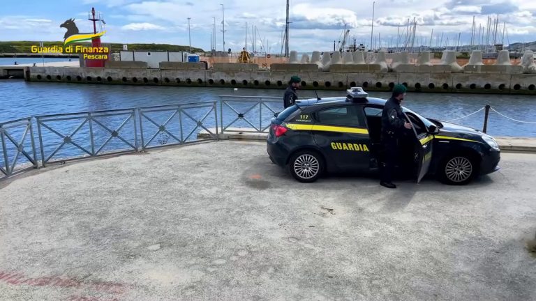 Anziano tenta il suicidio, salvato dai finanzieri a Pescara