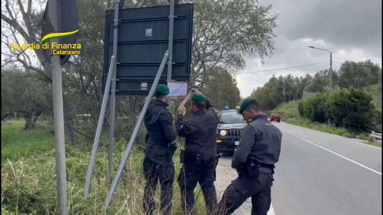 Inchiesta per bancarotta, sequestrati 1200 spazi pubblicitari