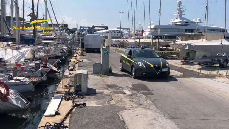 Lucca, 5 denunciati per inadempienze fiscali