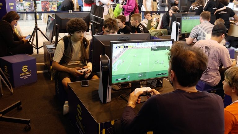 Open Fiber, al Comicon la fibra per la Coppa eFootball Italia