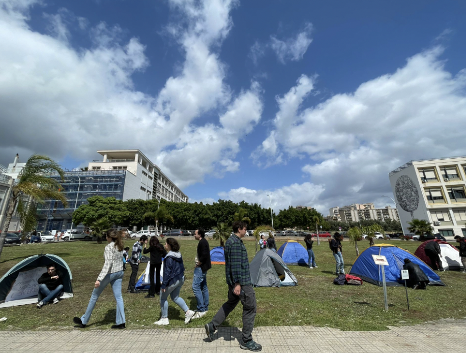 Anche all’Università di Palermo studenti in tenda contro il caro-affitti
