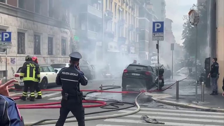 Un’esplosione scuote il centro di Milano. Le immagini