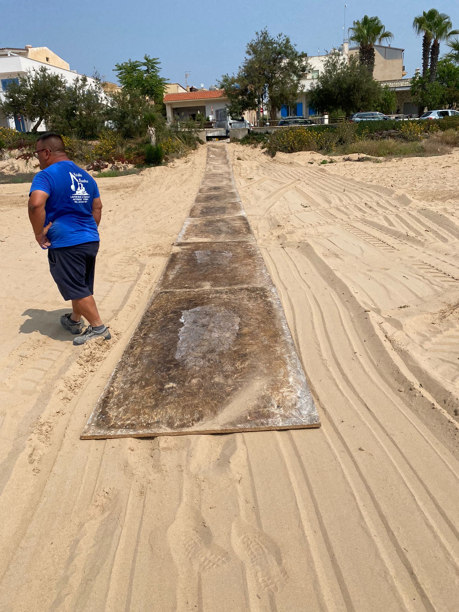 Iniziata la prima pulizia delle spiagge di Tre Fontane