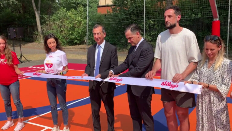 Kellogg Italia, inaugurato un campo da basket a Milano