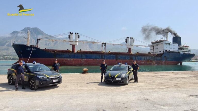 Traffico di droga nel Mediterraneo: sequestrata la motonave Plutus, in arresto l’equipaggio