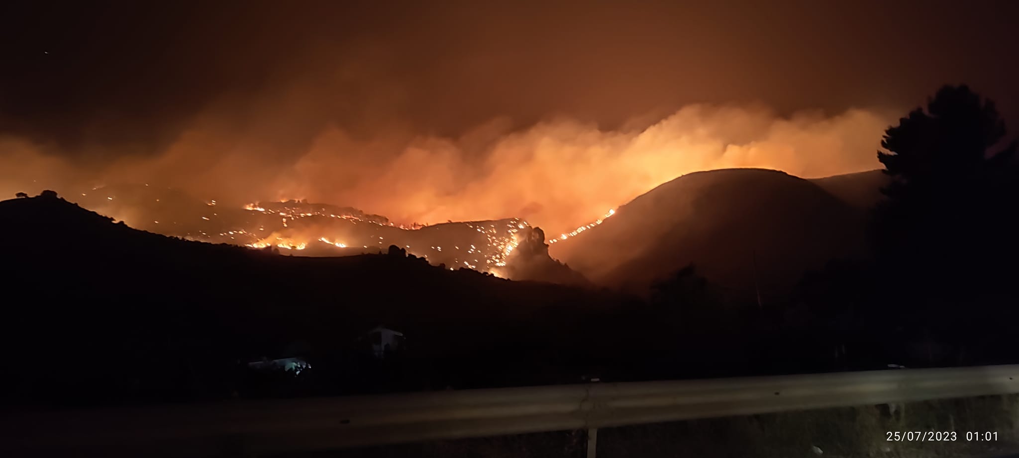 Gli incendi estivi in Sicilia e la staffetta delle responsabilità