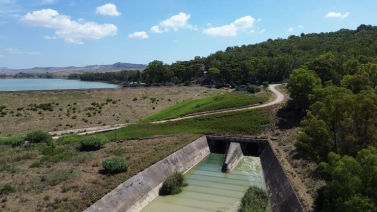 A Castelvetrano lavori nel fiume Delia per innalzare la capacità d’invaso della diga Trinità