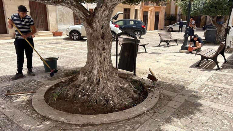 A Castellammare gli albergatori abbelliscono gli spazi pubblici vicini