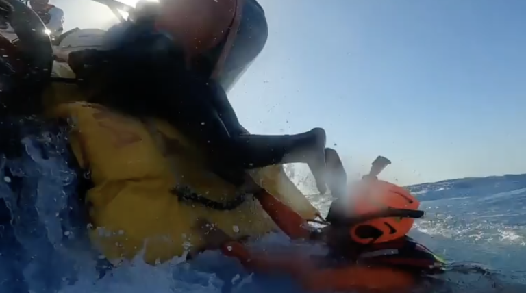 Mare mosso e sbarchi, l’elicottero del Centro Sar di Trapani salva 29 persone