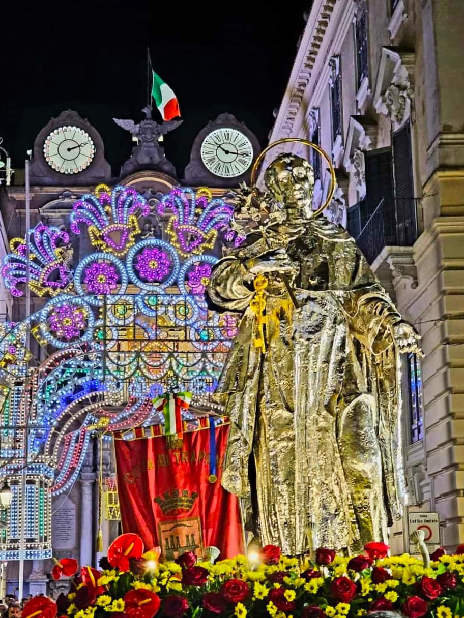 Trapani celebra il patrono Sant’Alberto. Le suggestive immagini