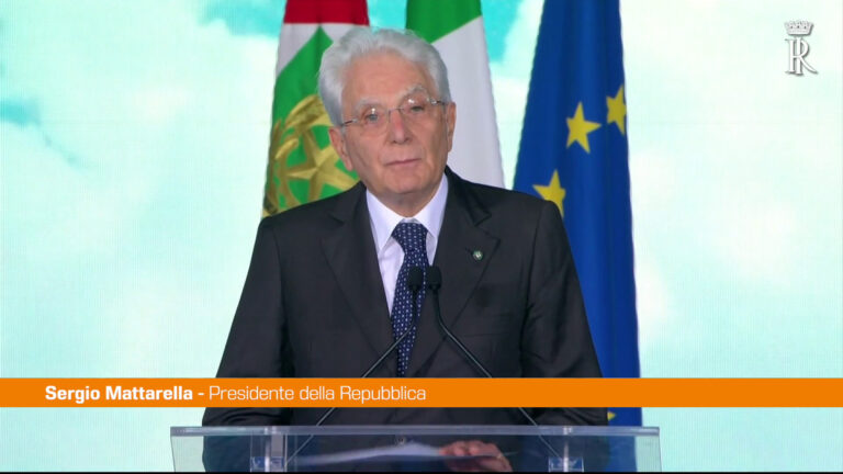 Mattarella “La scuola è la più importante risposta al degrado”