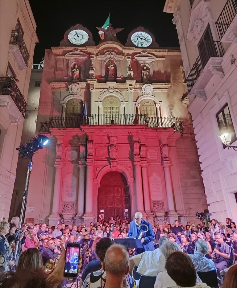 Due ore di swing a Trapani con la Nuova Banda Musicale Gabriele Asaro