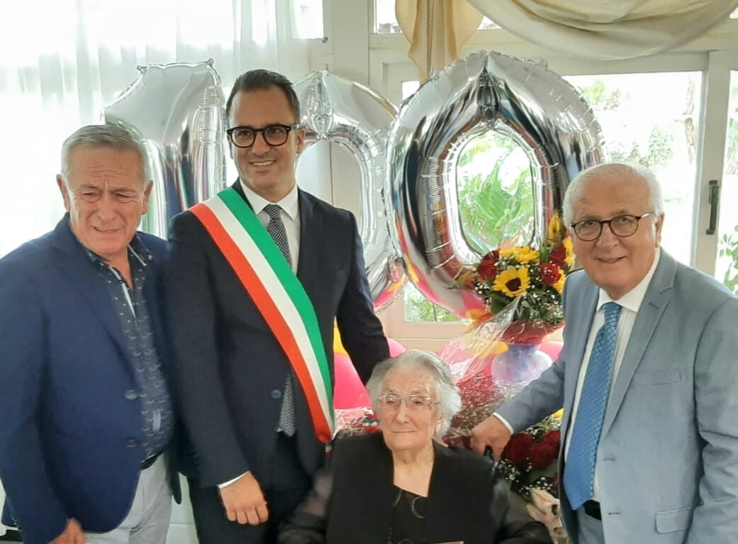 Valderice festeggia la neo centenaria Caterina Buzzitta