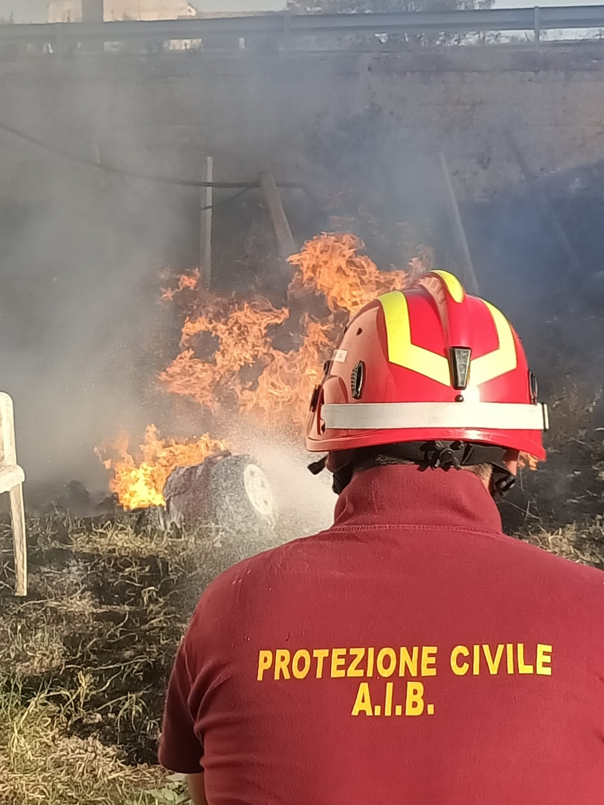 Domenica di fuoco in Sicilia, prolungata l’attività di pattugliamento incendi