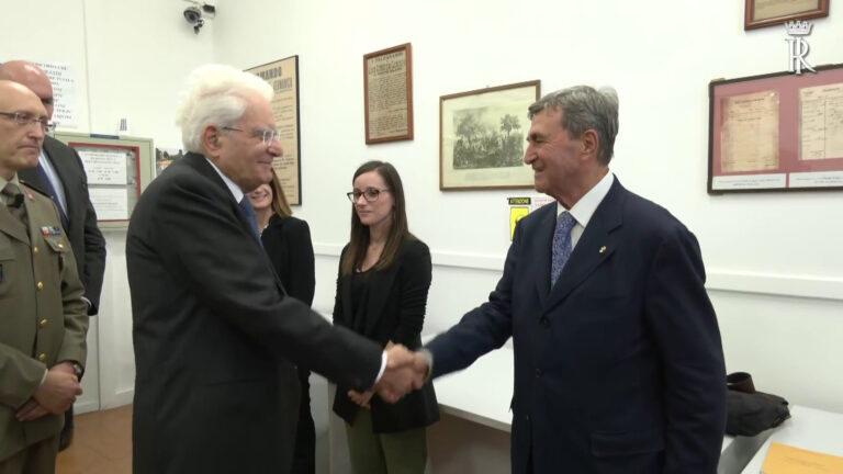 Mattarella visita Archivio storico dello Stato Maggiore dell’Esercito