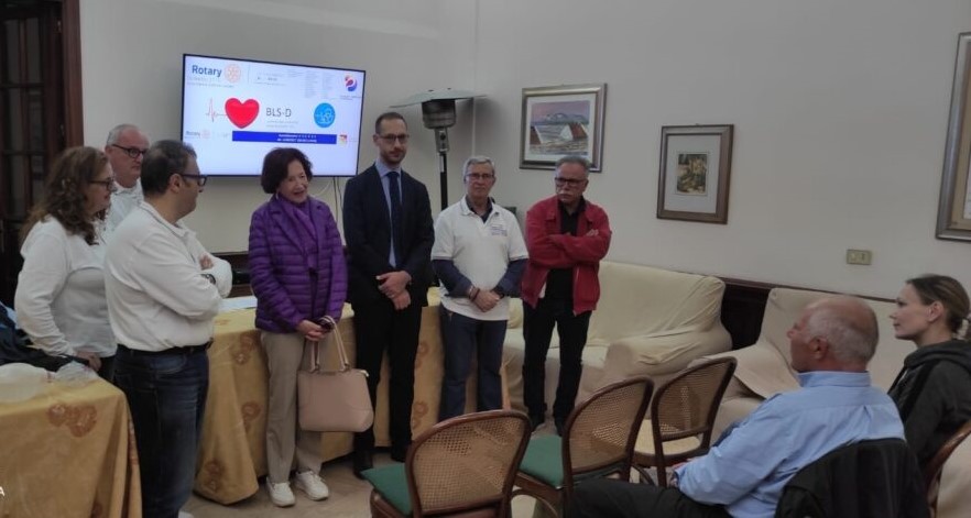 I Rotary formano gli odontoiatri trapanesi nell’uso del defibrillatore