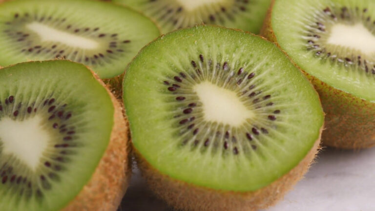 Pere e kiwi, 11 milioni ai produttori in difficoltà