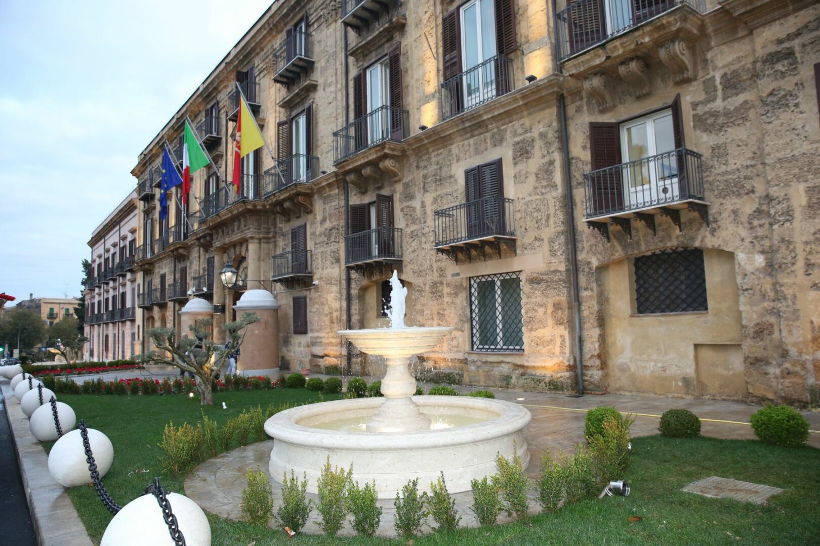 Palazzo d’Orleans a Palermo chiuso per Covid, disposta sanificazione uffici