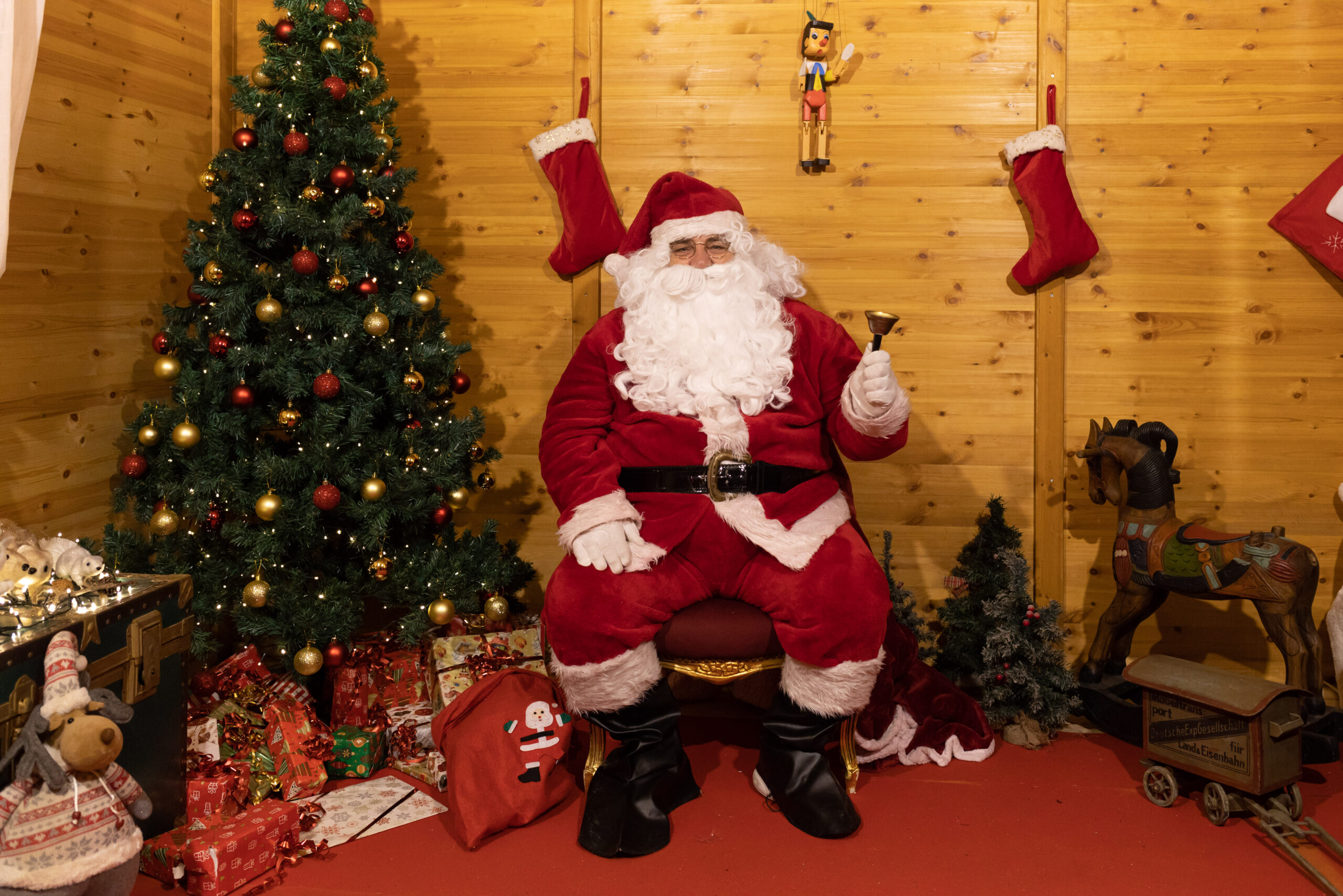 Ad Erice la magia del Natale con il borgo dei presepi fino al 7 gennaio