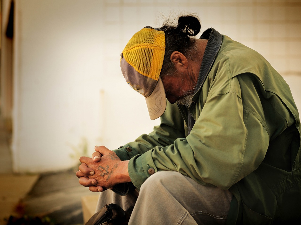 Giovani in fuga e povertà da record: per il Sud serve un nuovo welfare