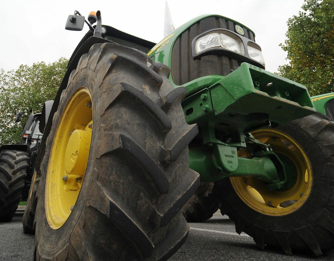 Protesta di agricoltori nell’Agrigentino, trattori in corteo