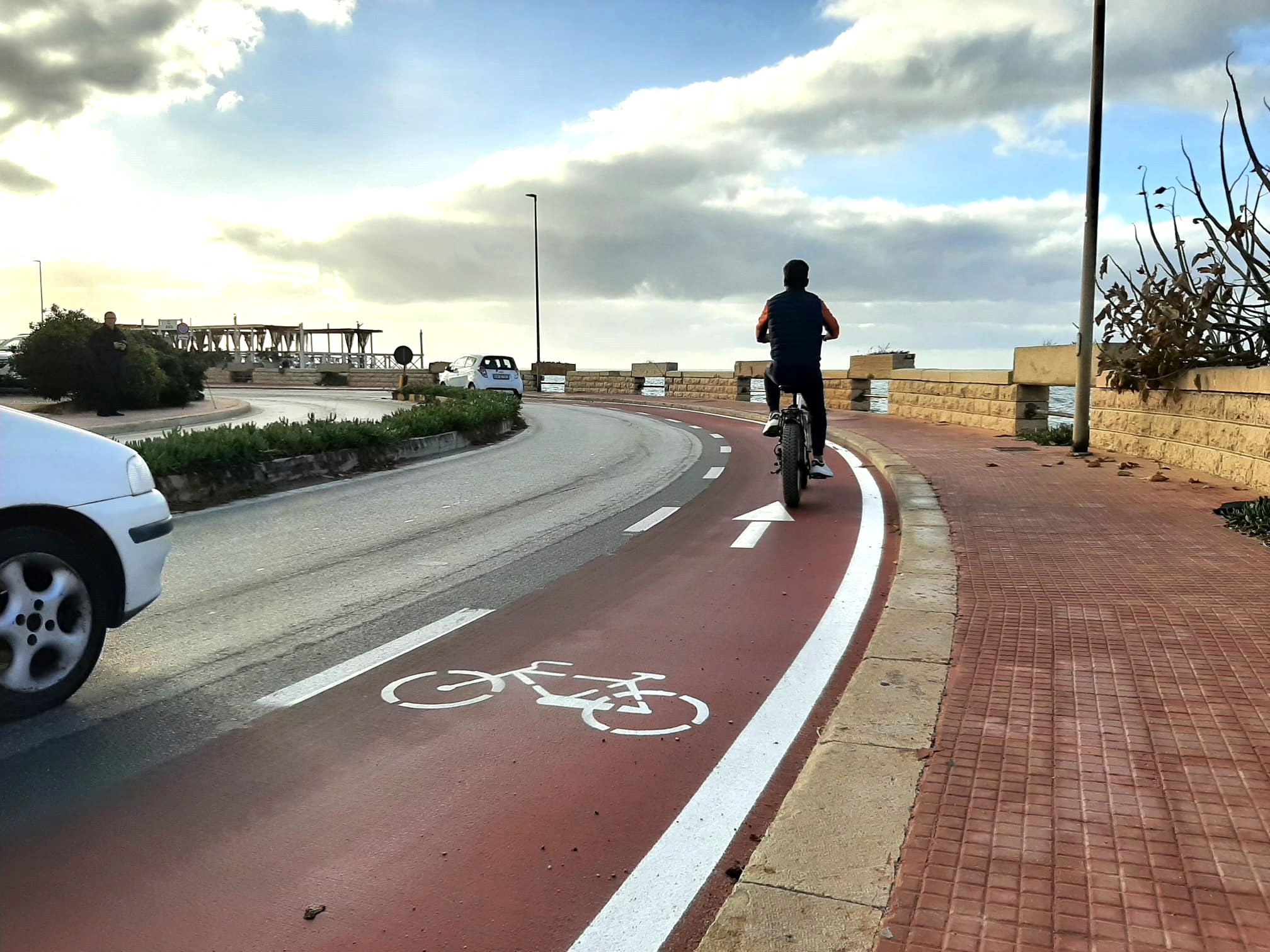 Continua la querelle social: “Quella bici in foto è la mia e non è rubata”