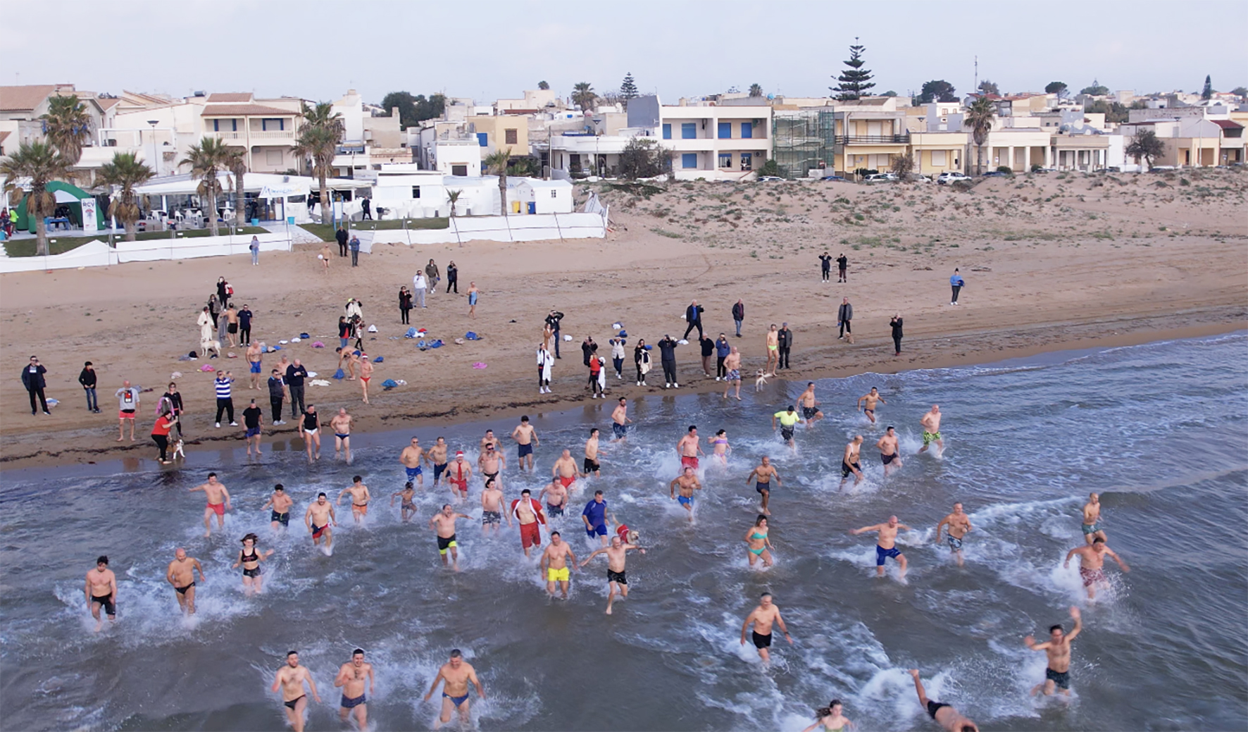 Bagno di Capodanno,  a Campobello oltre 80 partecipanti