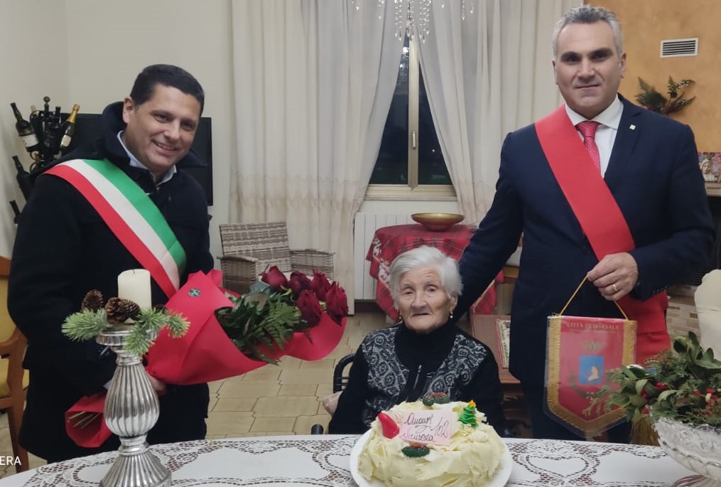 Nonnina marsalese compie 102 anni: auguri a Mattia Angi