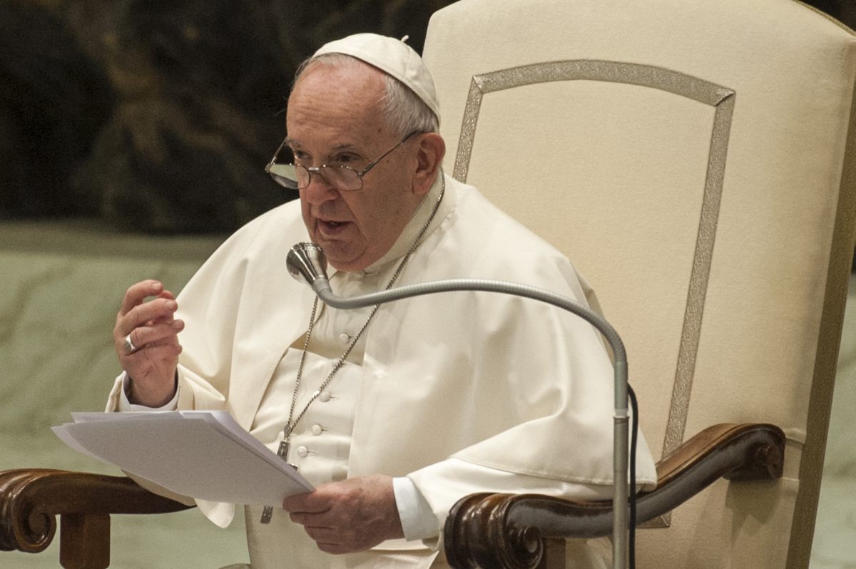 Il Papa non partecipa alla Via Crucis “per conservare la salute”