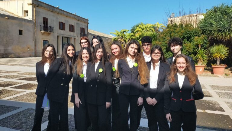 Il FAI di Primavera punta sulla nave romana 2, studenti-ciceroni accolgono circa 500 visitatori