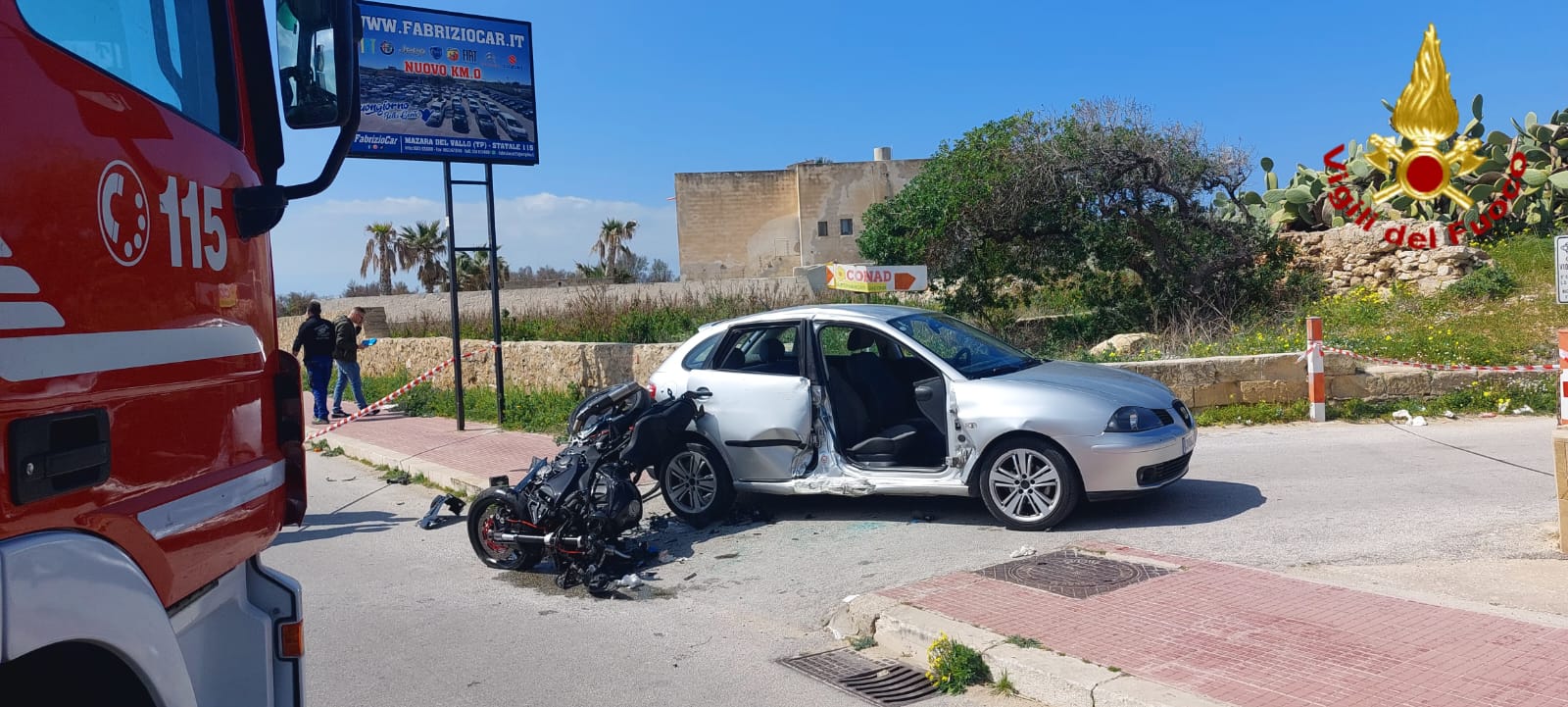 Brutto incidente sul Lungomare di Trapani, si scontrano moto e auto