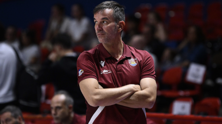 Antonini esonera coach Parente per la prima sconfitta della Trapani Shark di Basket