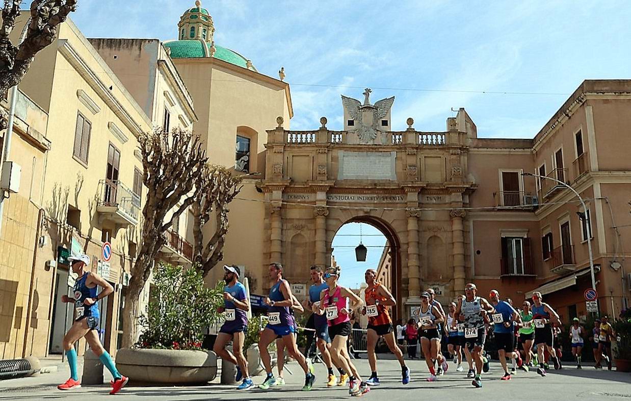 Domenica torna a Marsala la Maratonina del Vino. Modifiche alla circolazione veicolare nelle ore della gara