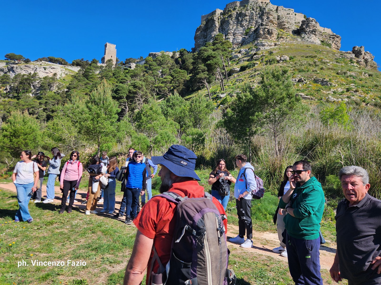 “Bosco sacro”, escursione del Cai di Erice con volontari, esperti e studenti