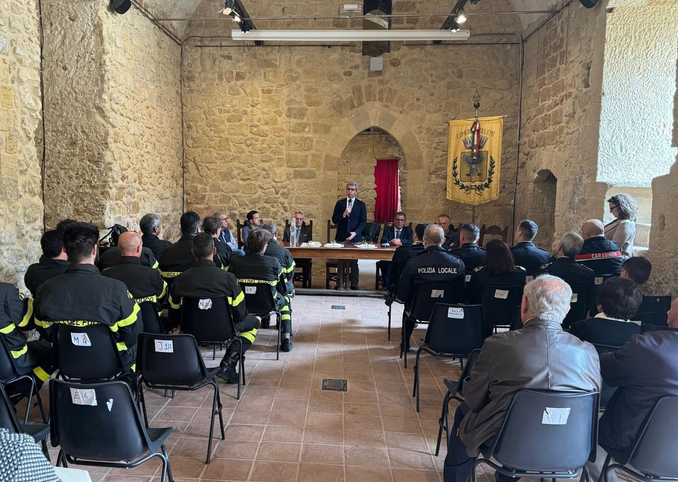 Salemi conferisce encomio a Municipale, Carabinieri e Vigili del Fuoco per aver salvato un uomo dal suicidio