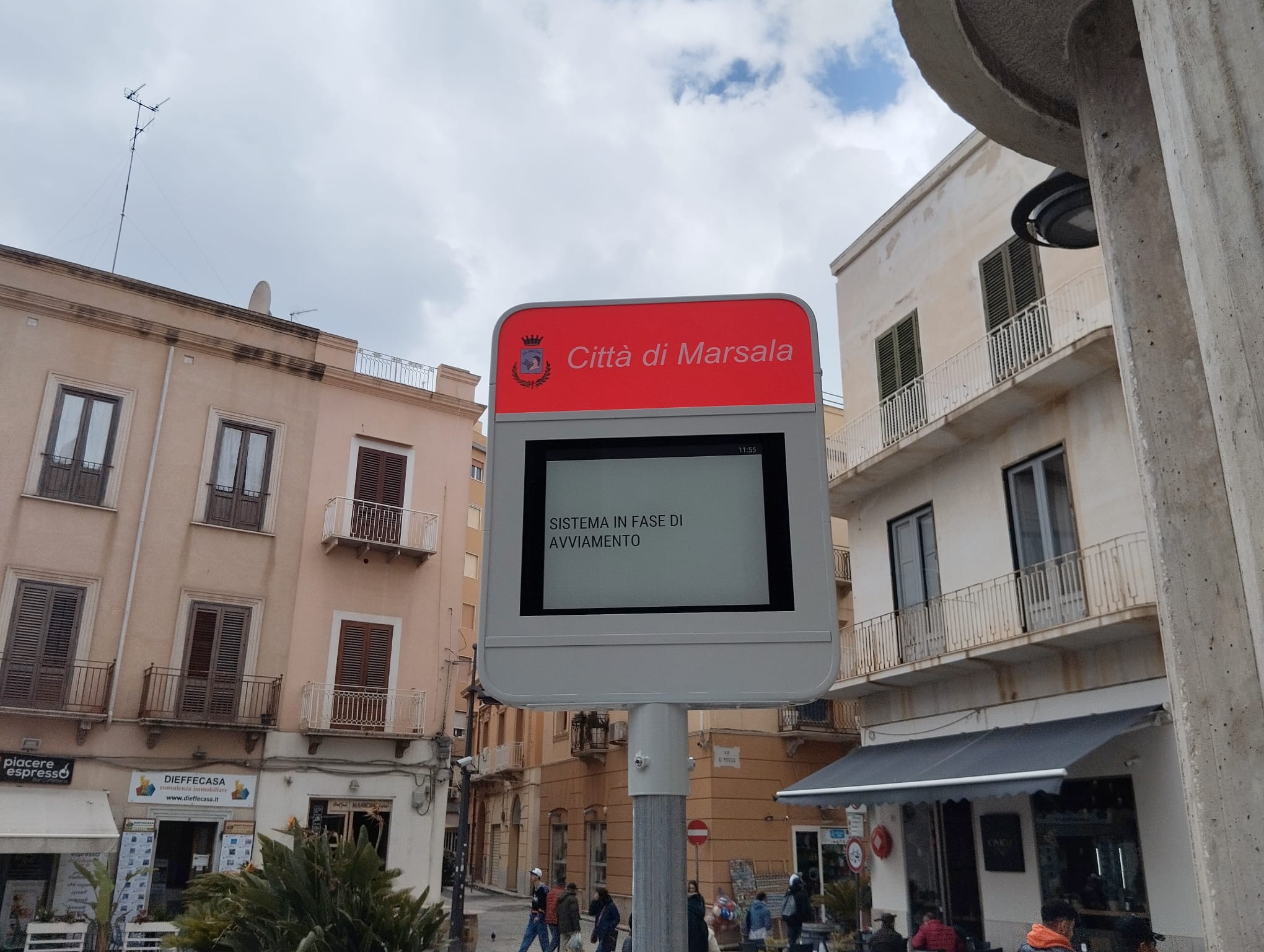 Paline e pensiline per il servizio bus a Marsala. Linda Licari: “Perchè aspettare quattro anni?”