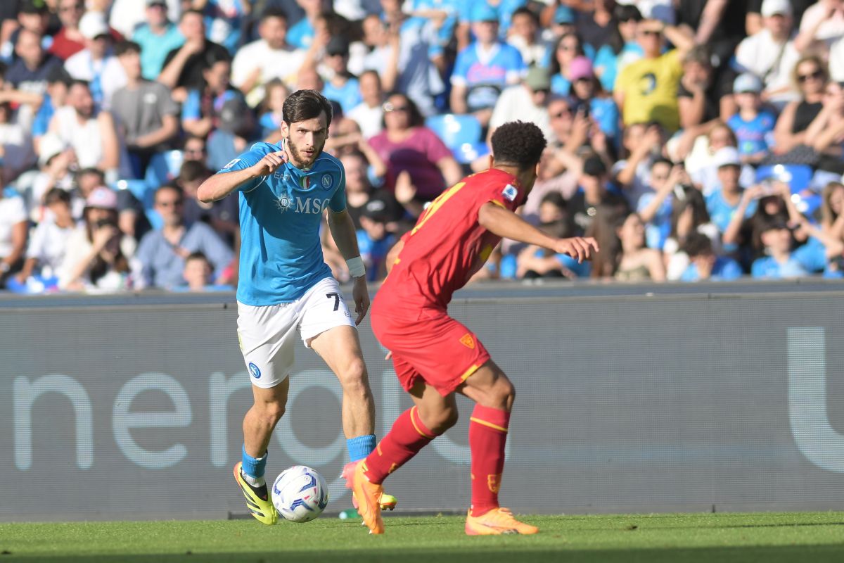 Il Napoli chiude fra i fischi, 0-0 col Lecce e addio Europa