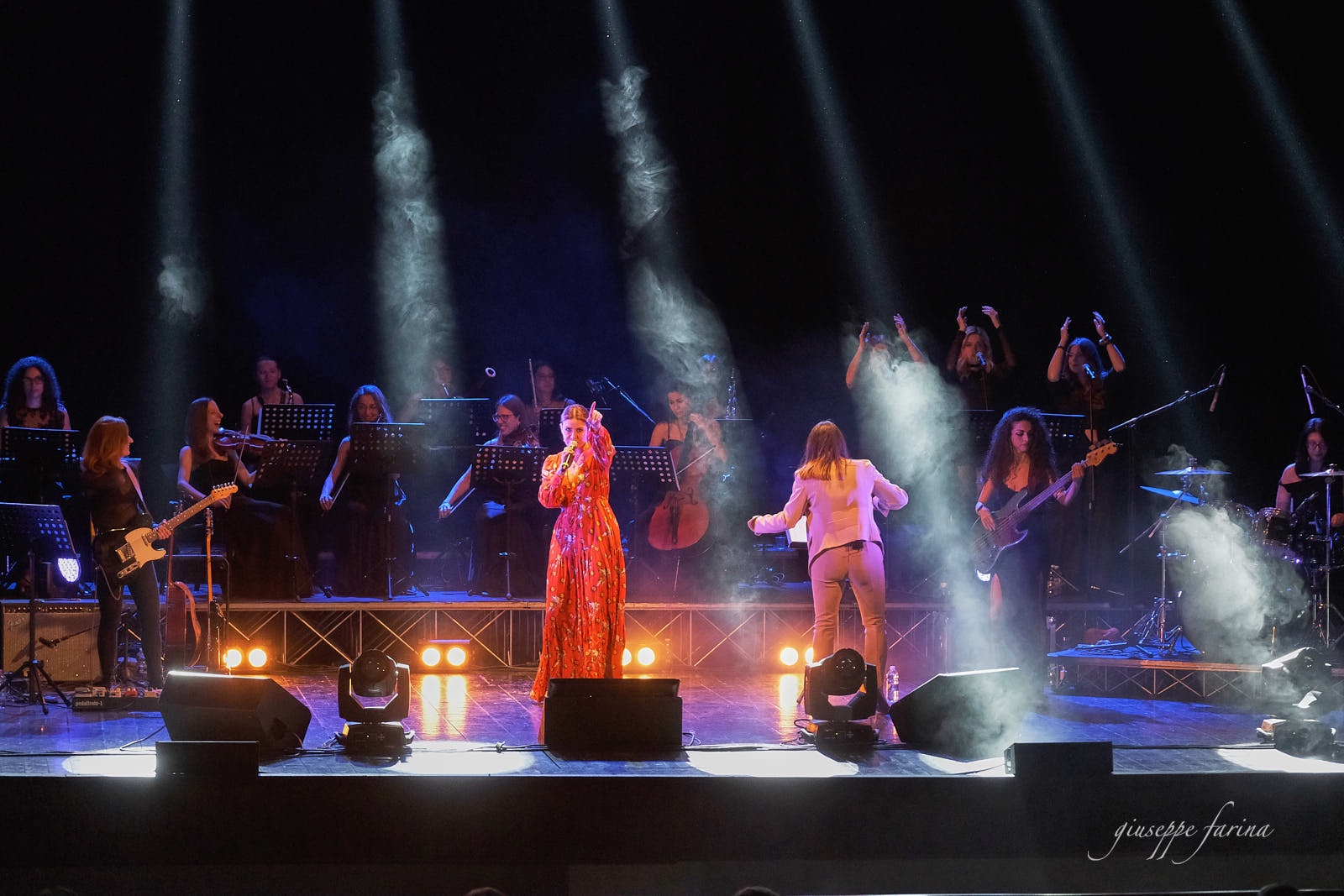 L’Impero canta Lucio Dalla con la voce black di Lidia Schillaci e la Women Orchestra. VIDEO