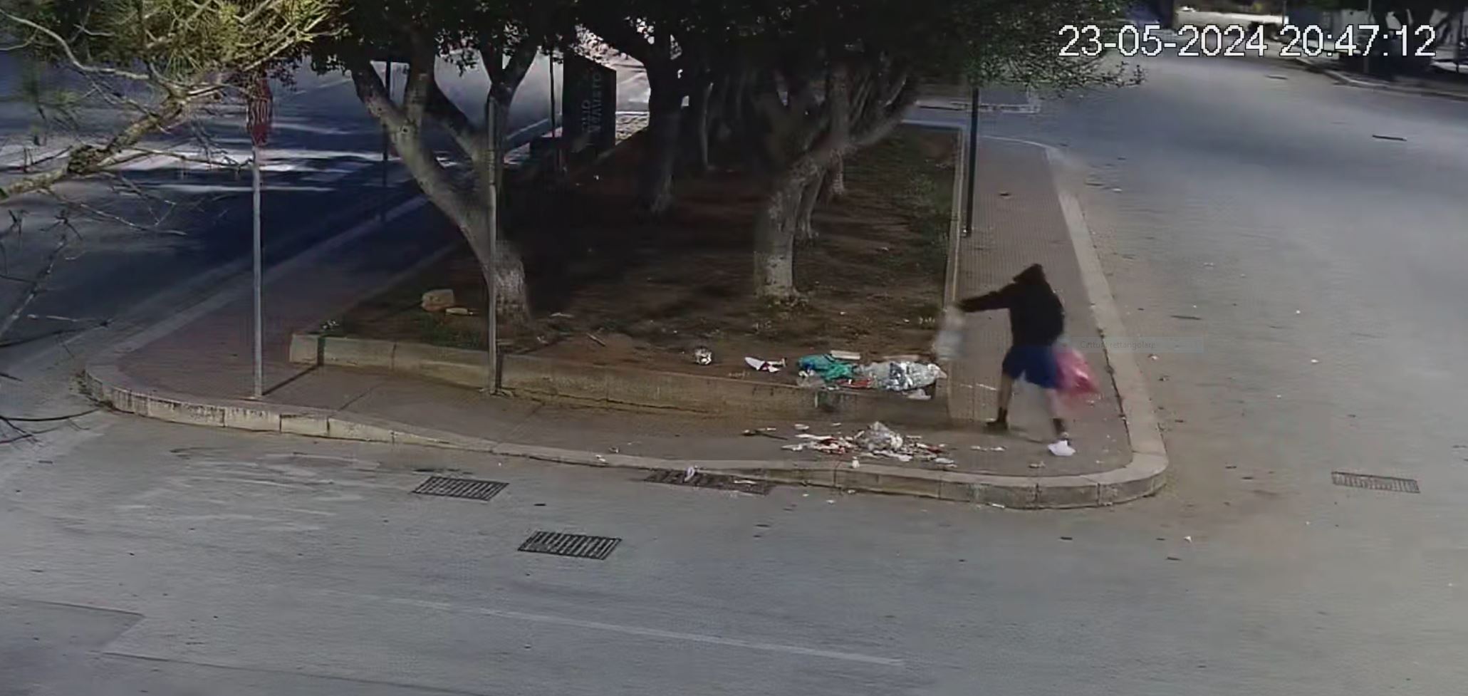 La Municipale di Marsala sequestra veicoli usati per abbandonare i rifiuti, minori usati per l’attività illecita