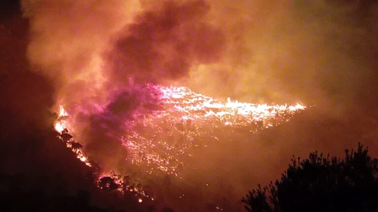 Finalmente estinto l’incendio su monte Inici, che ha coinvolto il territorio di Castellammare