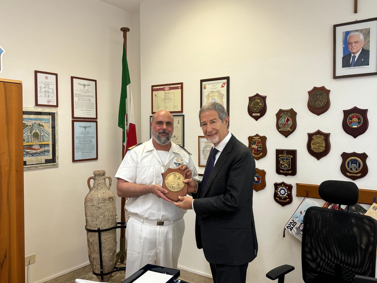 Il Ministro Musumeci in visita alla Capitaneria di Porto di Mazara, “sforzi marittimi fondamentali”