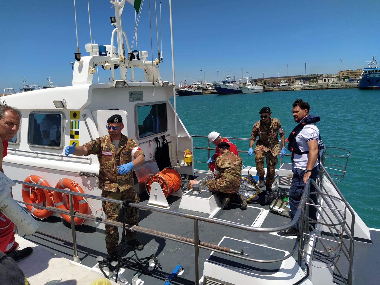 Esercitazione di soccorso ad aereo ammarato nelle acque antistanti il Porto di Mazara del Vallo