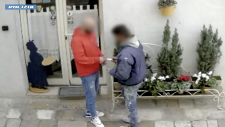 Brindisi, operazione “Piazza pulita” contro rete di spaccio. 17 arresti