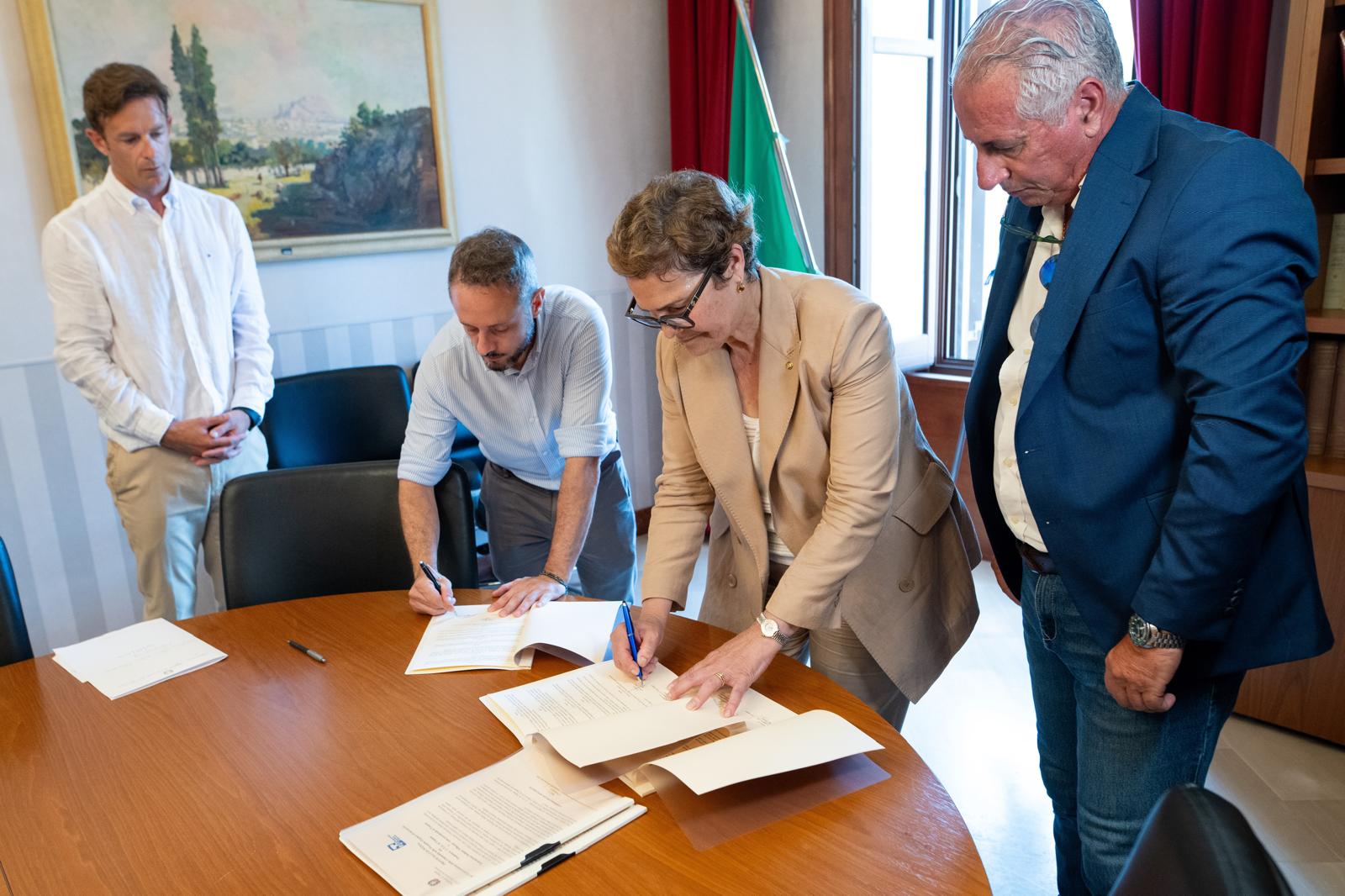 Protocollo di intesa video-allarme antirapina tra la Prefettura di  Confcommercio e Confesercenti