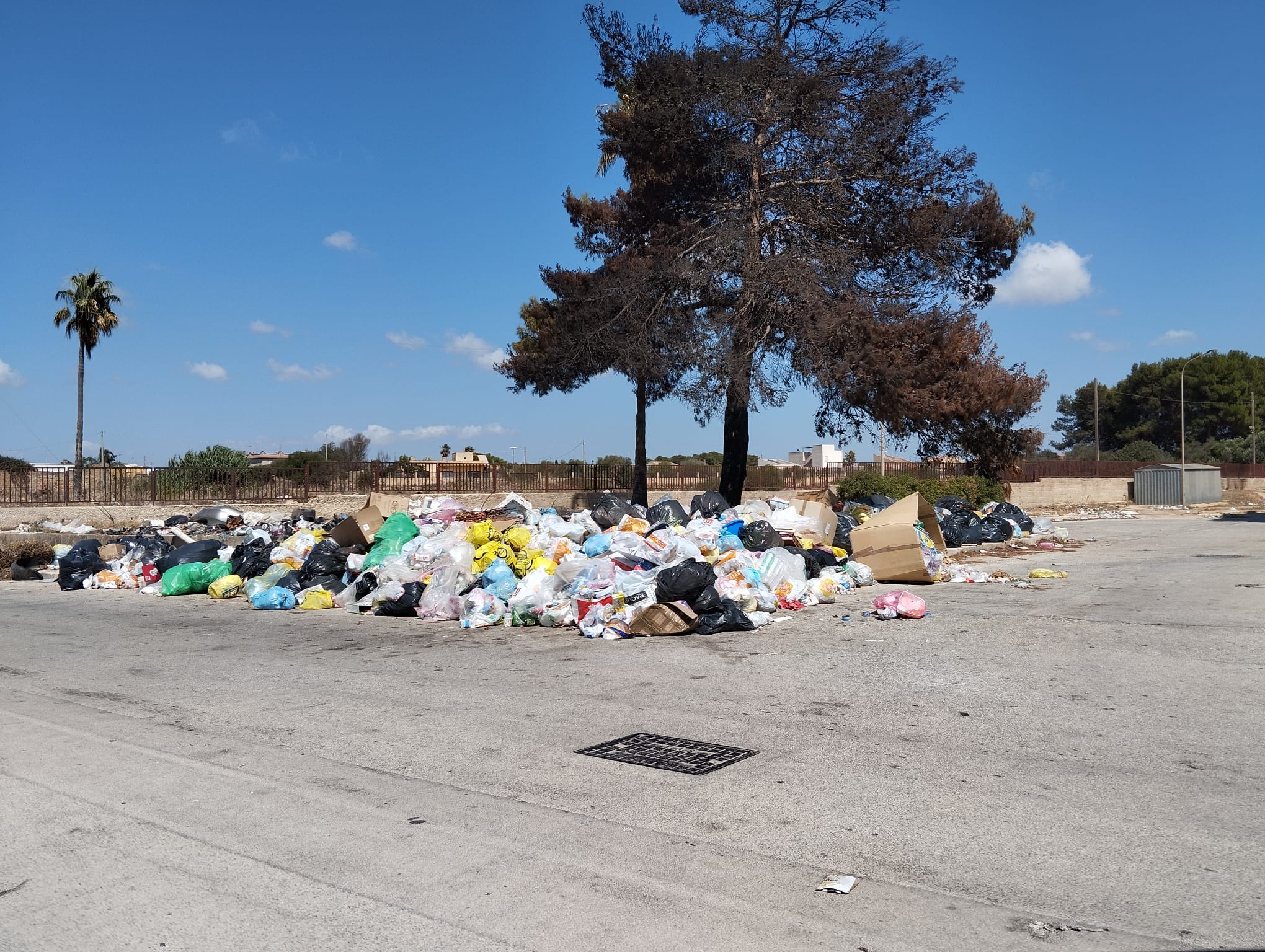 Marsala: ancora roghi di rifiuti ad Amabilina, situazione ambientale sempre più preoccupante