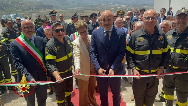 Custonaci: inaugurato il presidio rurale dei vigili del fuoco con il sottosegretario Prisco