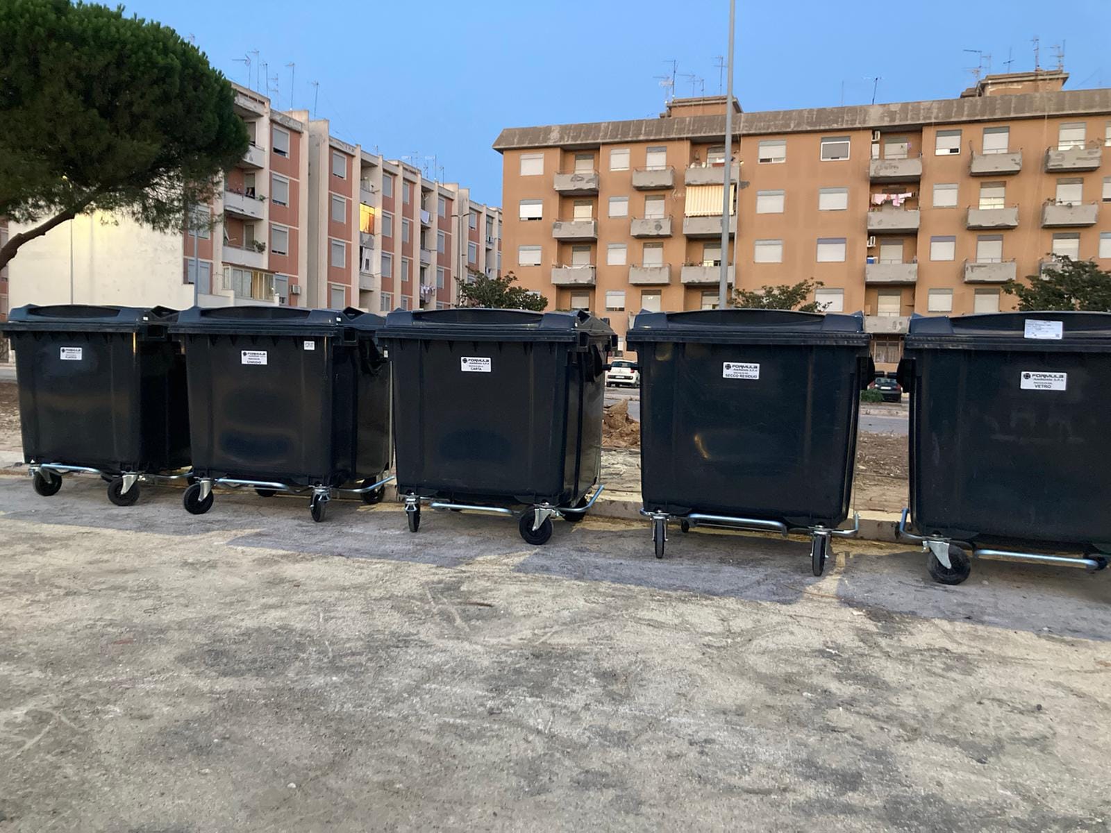 Politica divisa sulla scelta dei cassonetti ad Amabilina, anche il PSI contro