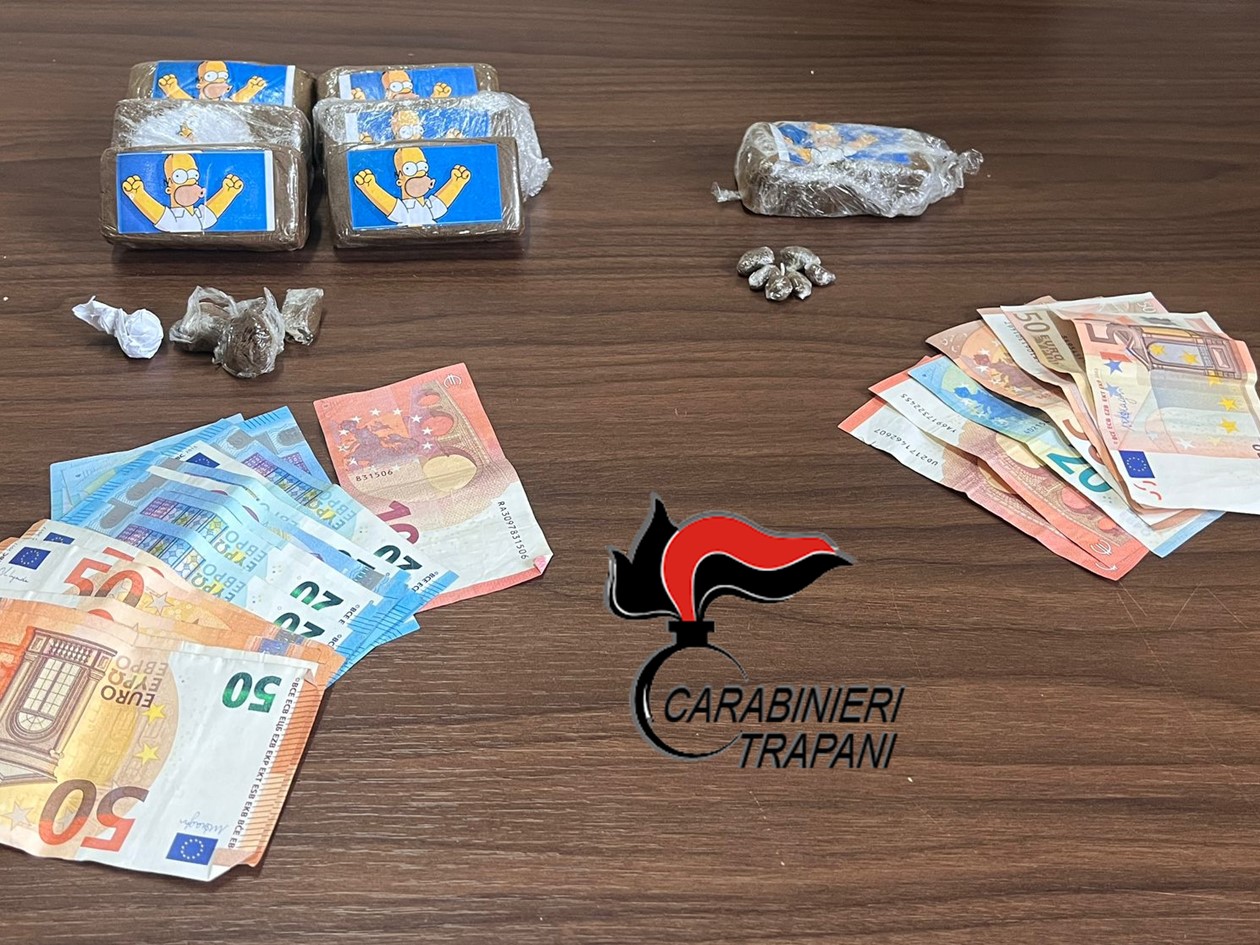Market della droga a Pantelleria, tre giovani in arresto
